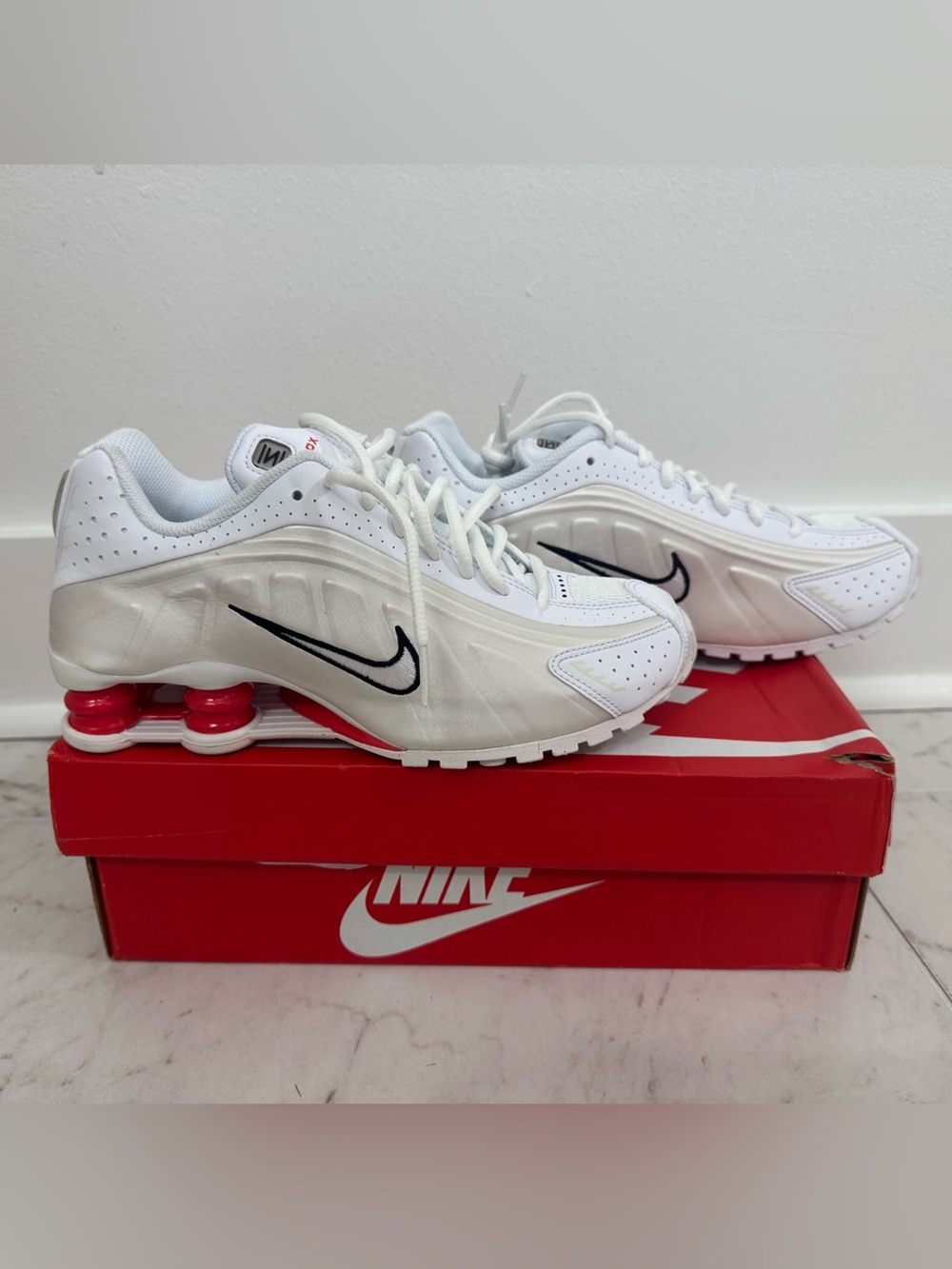 Nike Shox R4 White Phantom GS NBY BRAND NEW Size 6Y / 7.5 Women new n box